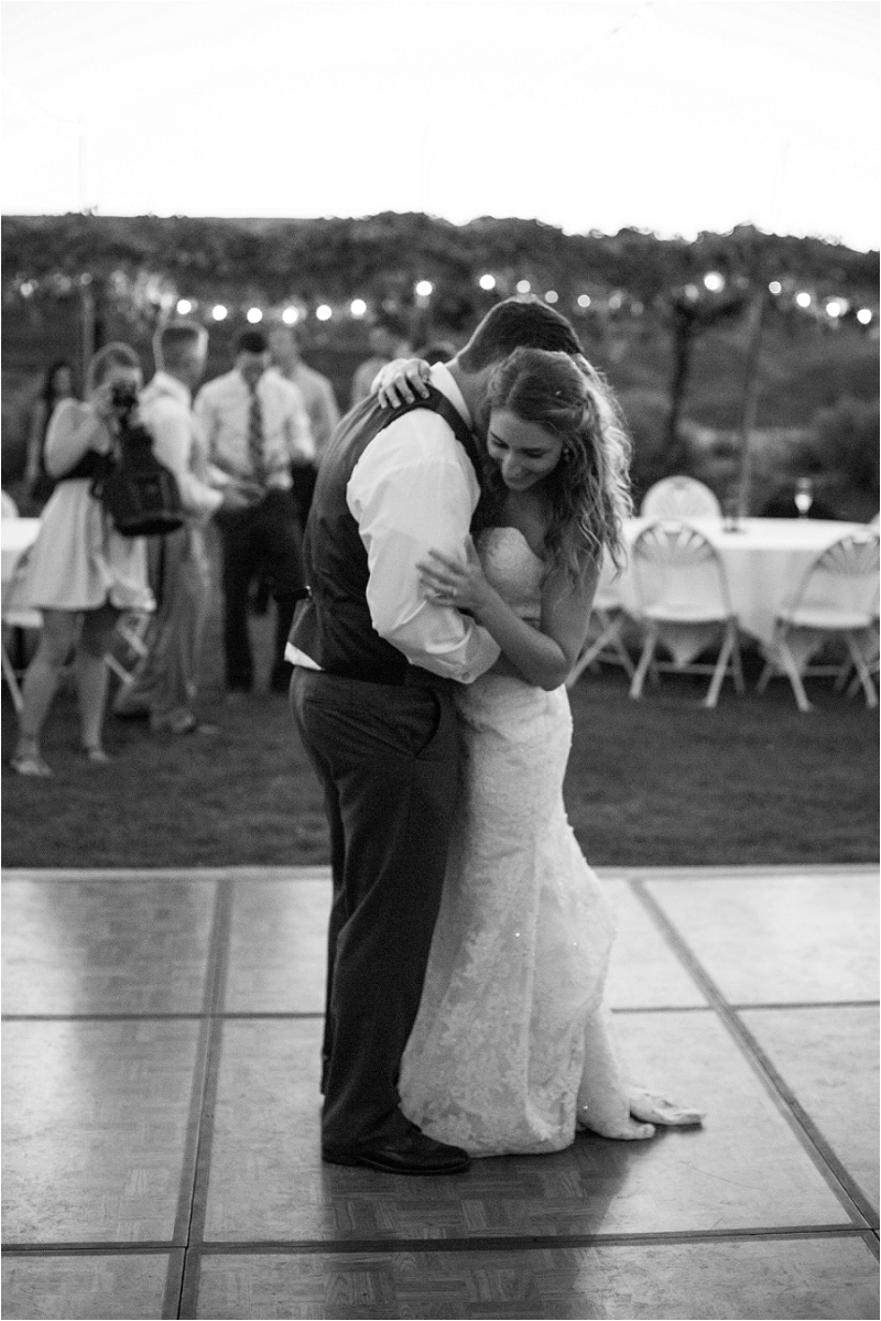 Cave B Winery Wedding Photographer Photo (42)